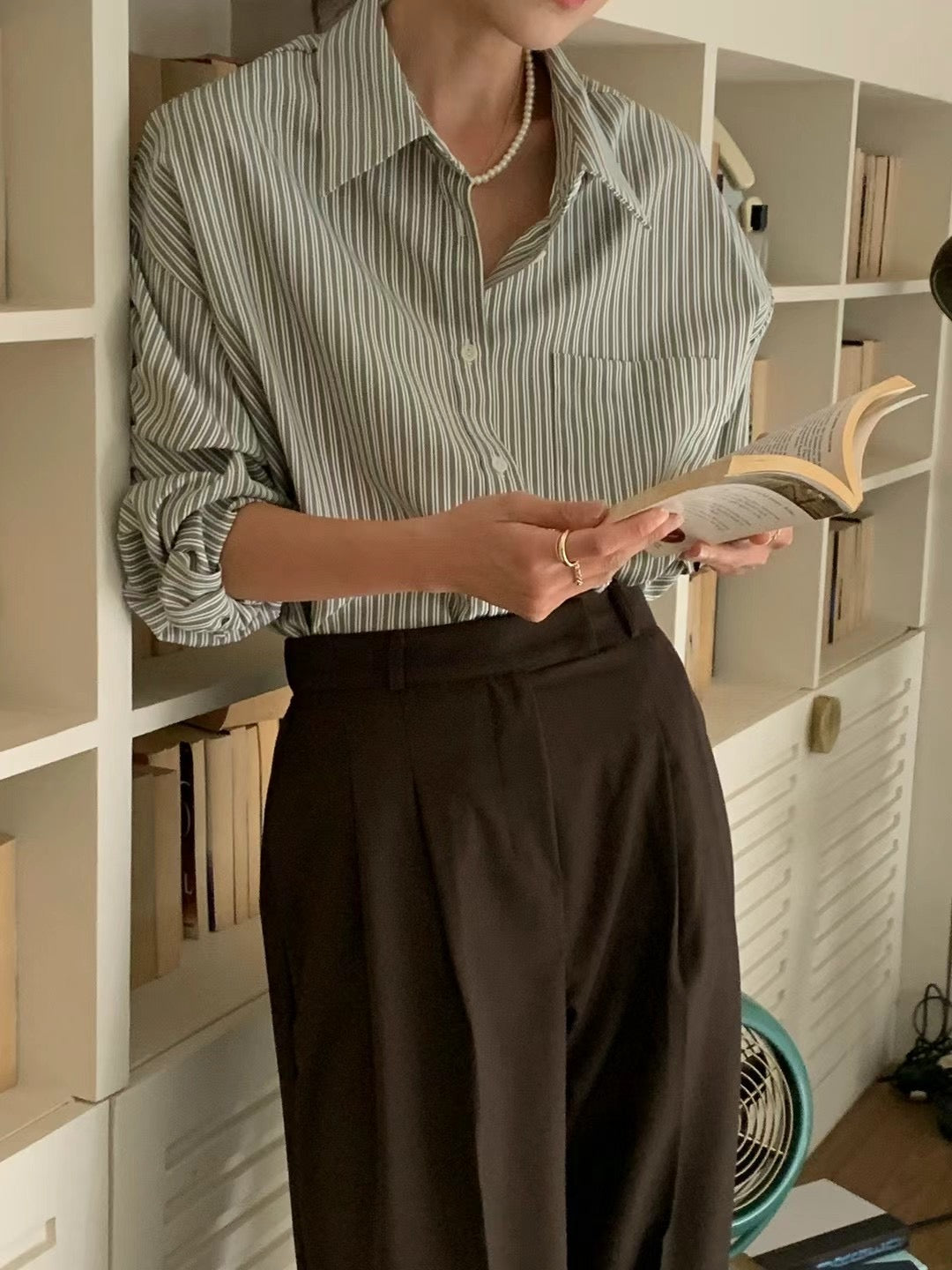 Serene Striped Shirt 滑身西裝料 (免燙款)