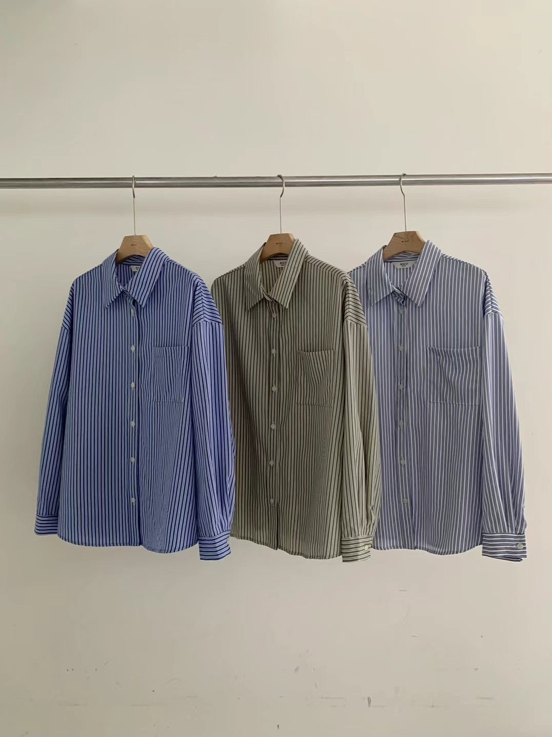 Serene Striped Shirt 滑身西裝料 (免燙款)