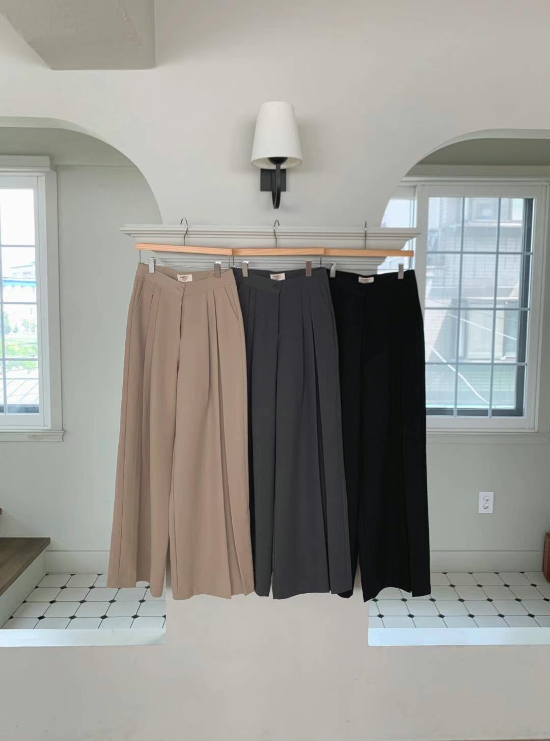 Jane Pleated Pants