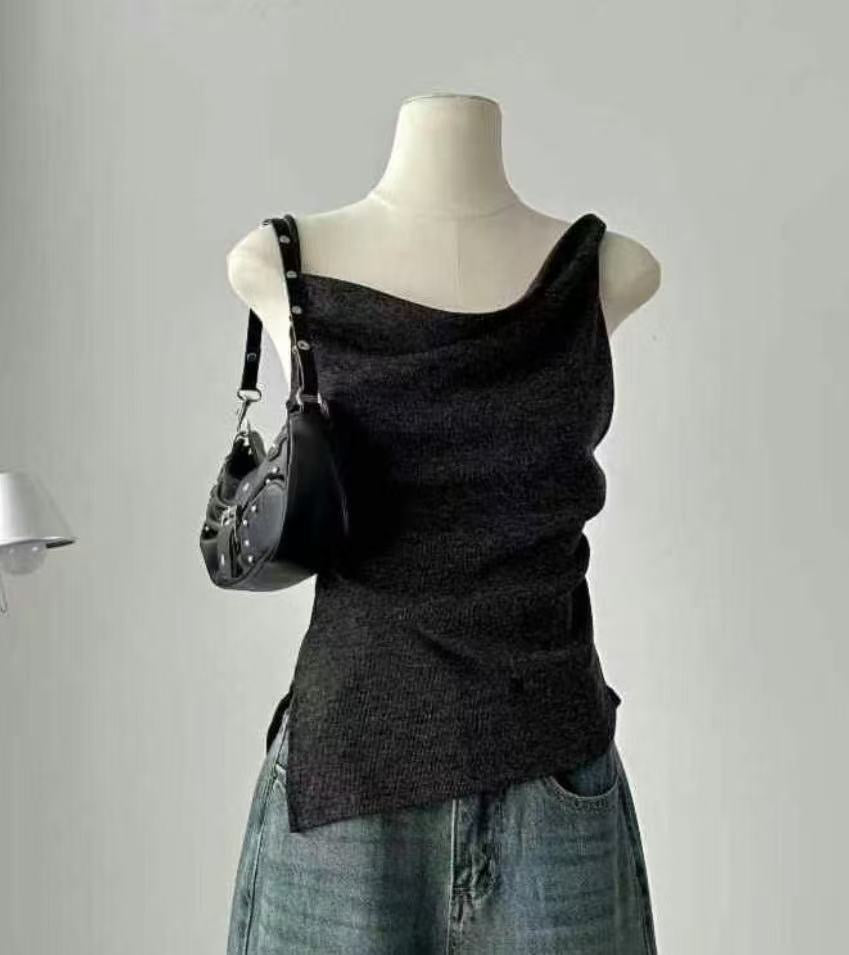 Open Shoulder Sleeveless Top