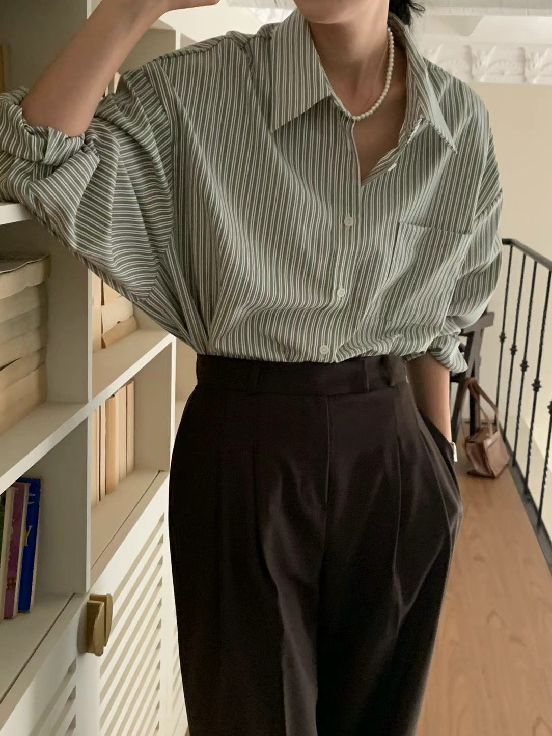 Serene Striped Shirt 滑身西裝料 (免燙款)